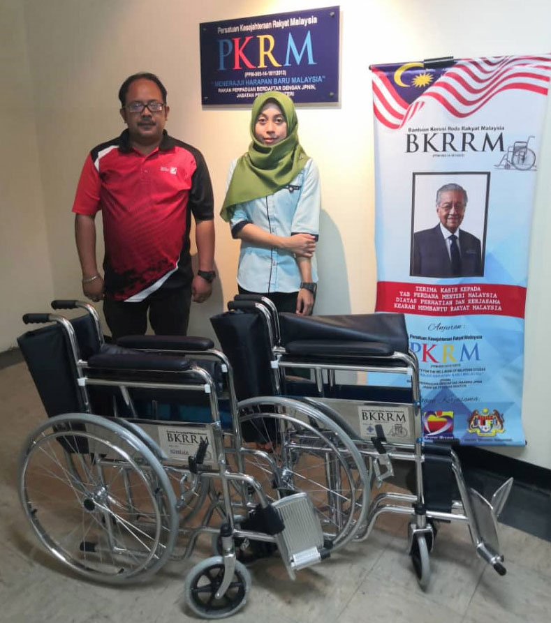 Penyerahan 5 Unit Kerusi Roda Untuk JKM Melaka